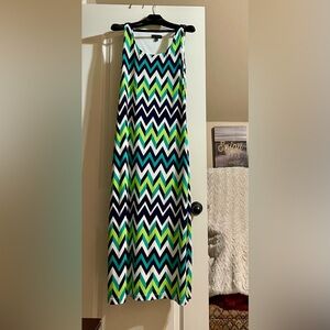 BEAUTIFUL JESSICA HOWARD FULLY LINED MAXI DRESS GREEN WHITE NAVY CHEVRON PRINT L